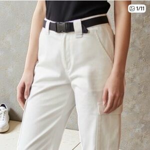 NWTS TNA Aritzia white cargo pants, wider leg & back elastic, web belt, sz M